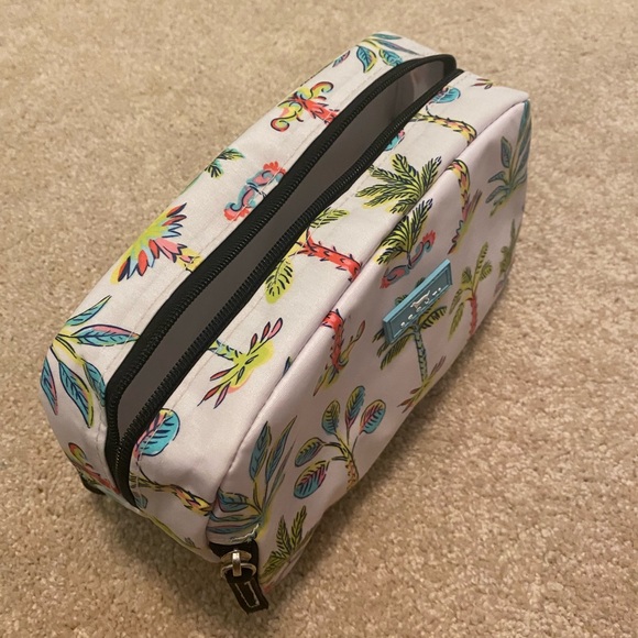 SCOUT 3-Way Bag - Travel Makeup Pouch and Toiletry Bag - Picture 2 of 6